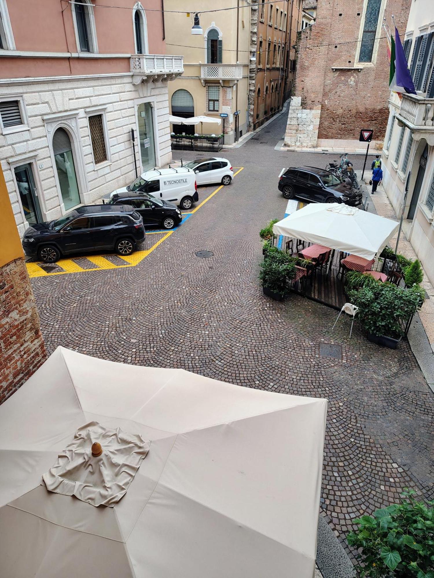Italianflat - Rentroom Old Town - 200Mt To Arena ヴェローナ エクステリア 写真